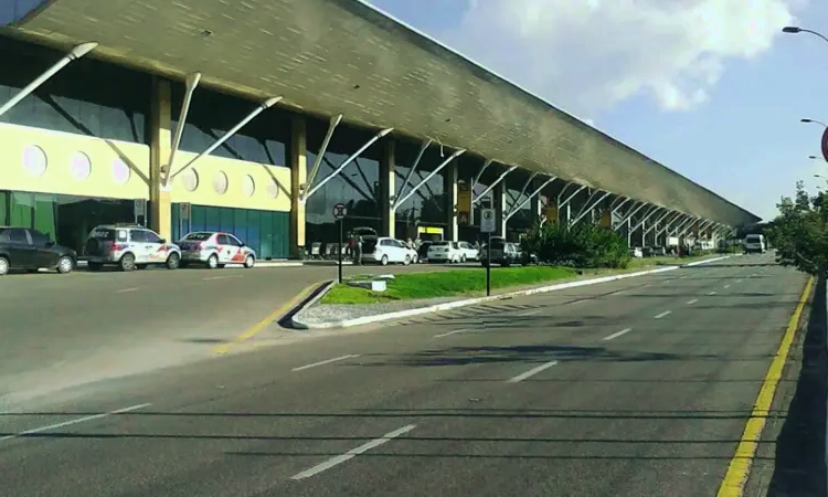 Валь де Канс – Международный аэропорт Жулио Сезар Рибейру