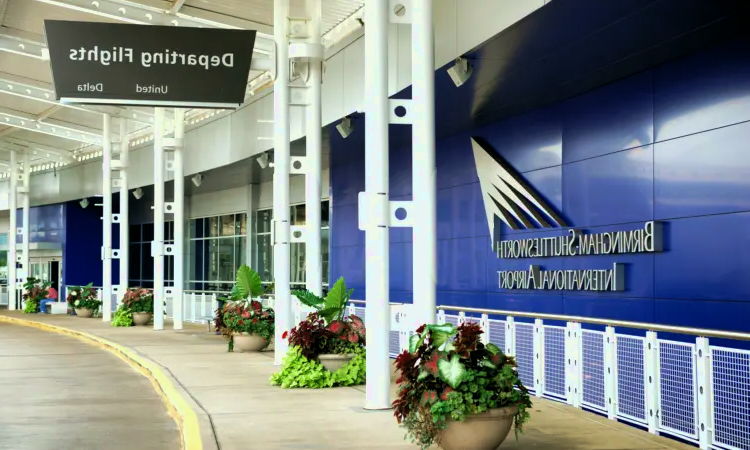 Международный аэропорт Бирмингем-Шаттлсворт