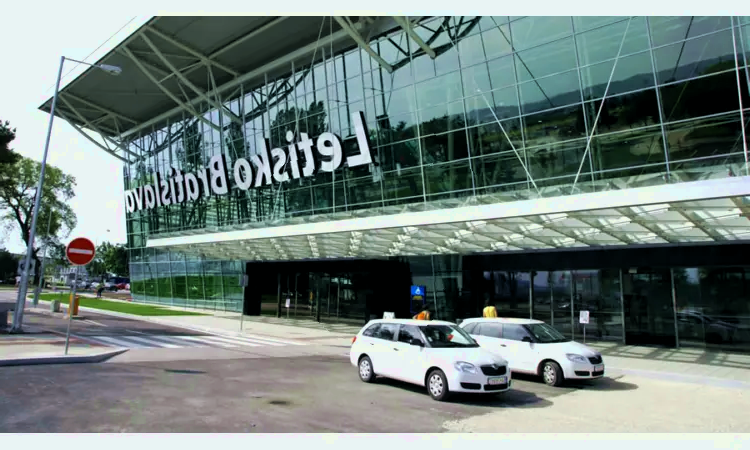 Аэропорт Штефаник