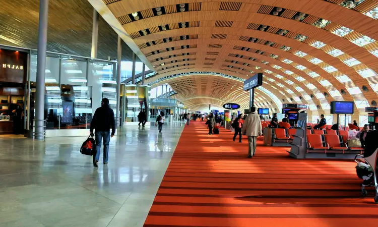 Paris - Sân bay Charles de Gaulle