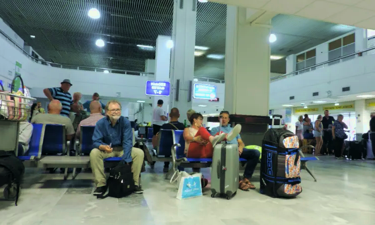 이라클리온 국제공항 “니코스 카잔차키스"