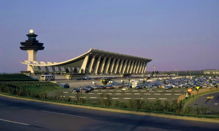 مطار واشنطن دالاس الدولي