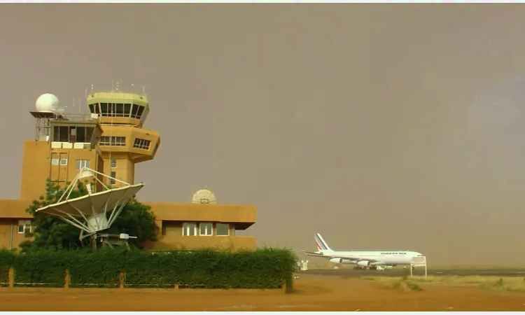 Прямые рейсы из Международный аэропорт Диори Хамани (NIM) – AviaScanner