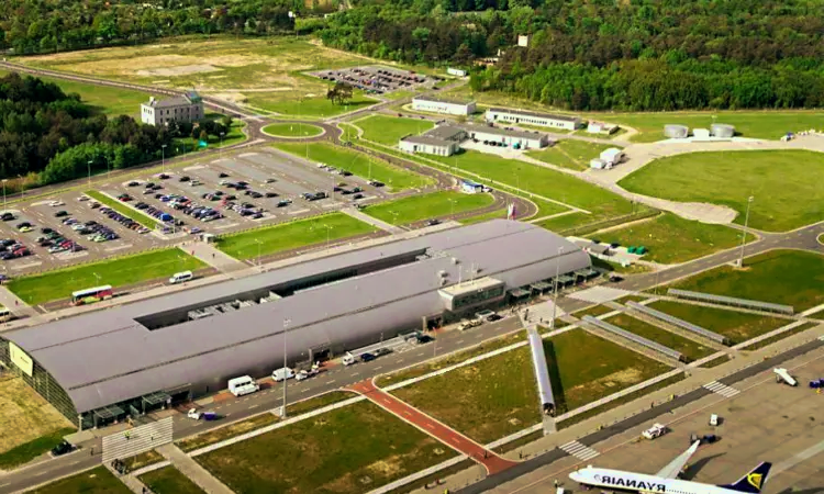 ורשה-מודל בשדה התעופה של מזוביה